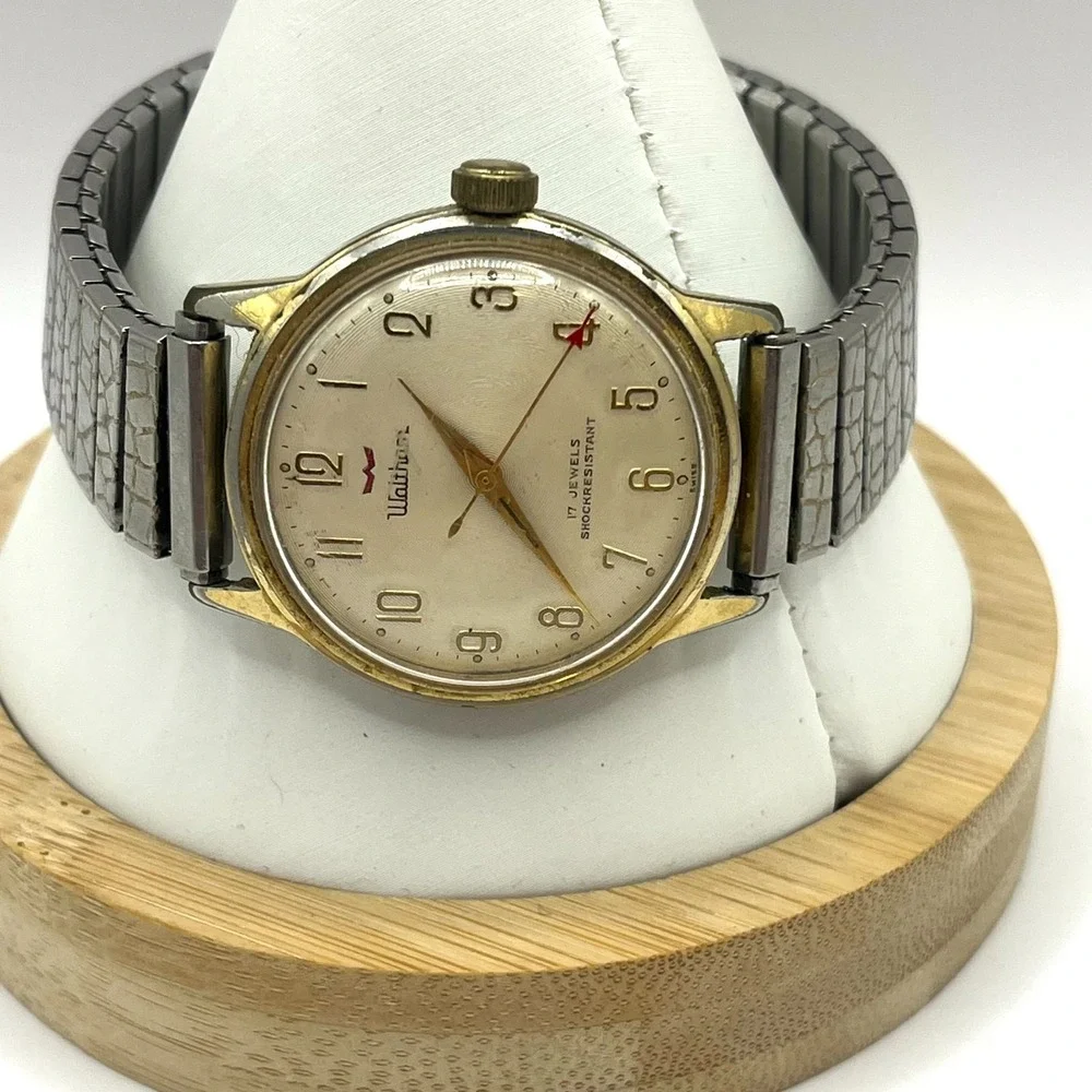 Vintage Waltham Wristwatch‎ Karat Clad Gold Shock Resistant Men's 17 Jewels